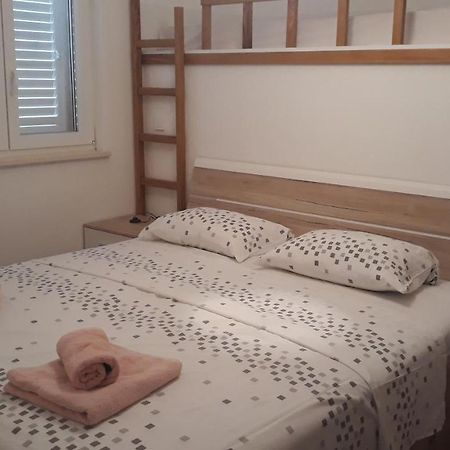 Apartments Juliet Orebic Bagian luar foto