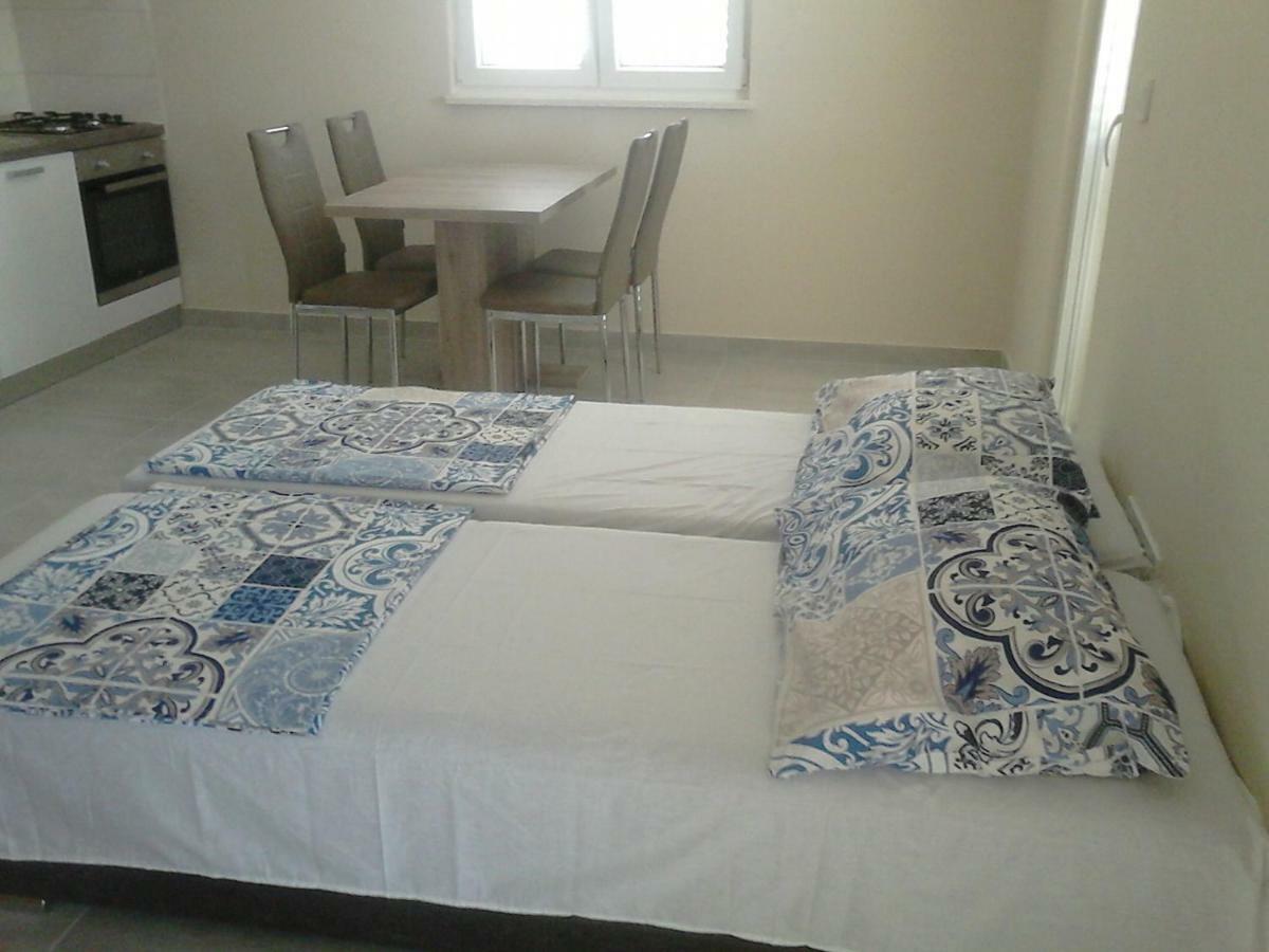 Apartments Juliet Orebic Bagian luar foto